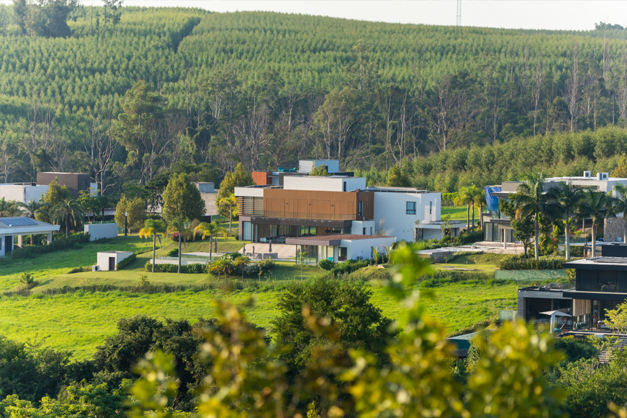 Casa de campo contemporânea: sofisticação, natureza e conforto em um só lugar