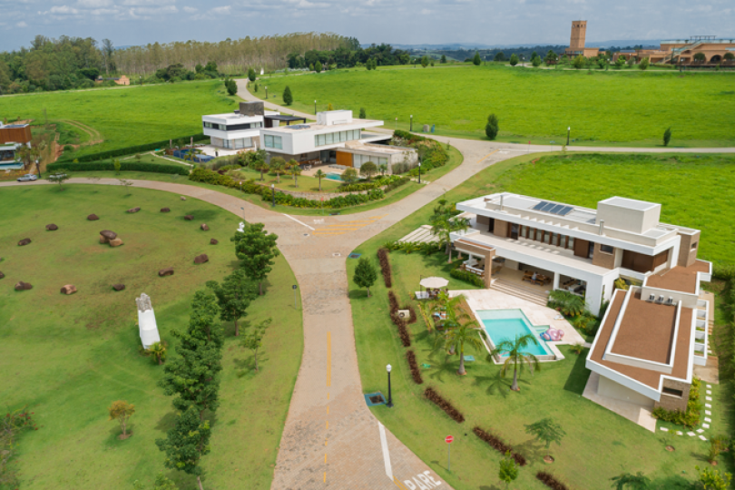 Paisagismo na piscina: dicas para sua casa de alto padrão
